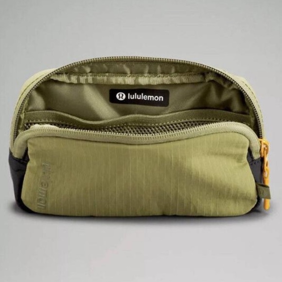 Lululemon Belt Mini - Bronze Green/Black - Green Polyester Cross Body Bag - Picture 4 of 7